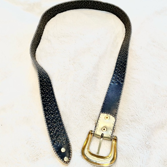 Women’s Rhinestone Gold Buckle Studded Belt - Picture 12 of 12